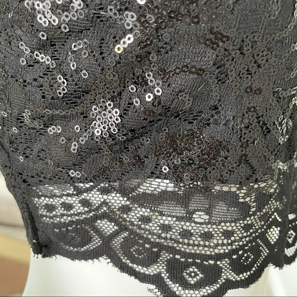 $10 SALE Jodi Kristopher Lace Sequin Crop Top Size 5 - Picture 5 of 9